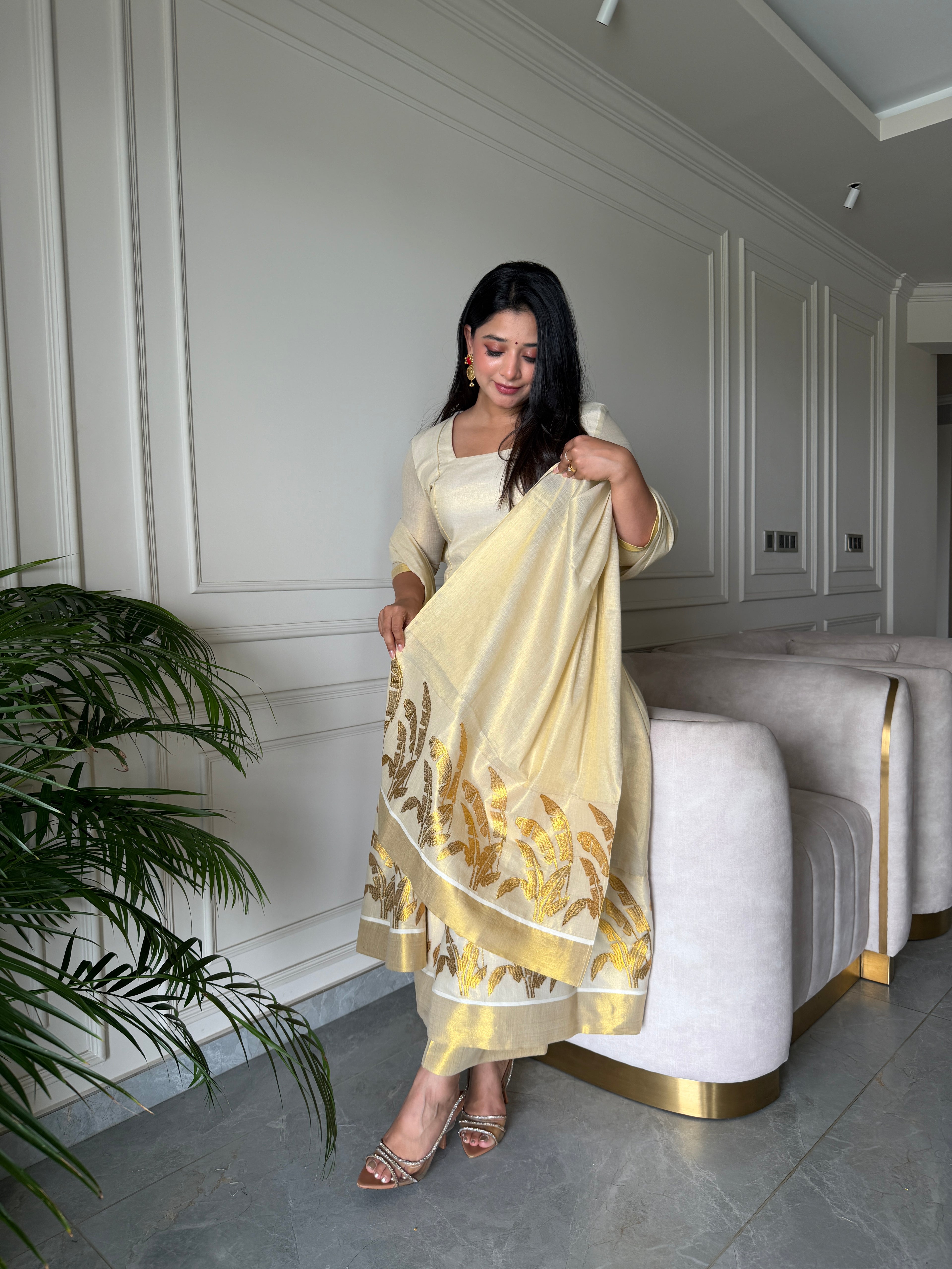 Vazha Kasavu Set